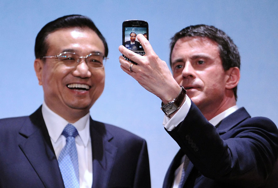 World leaders not exceptions as selfie lovers
