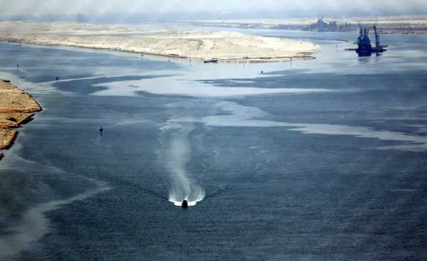 Egyptian president inaugurates $9bn 'new' Suez Canal