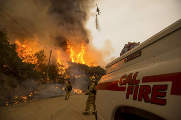 Northern California wildfire destroys hundreds of structures