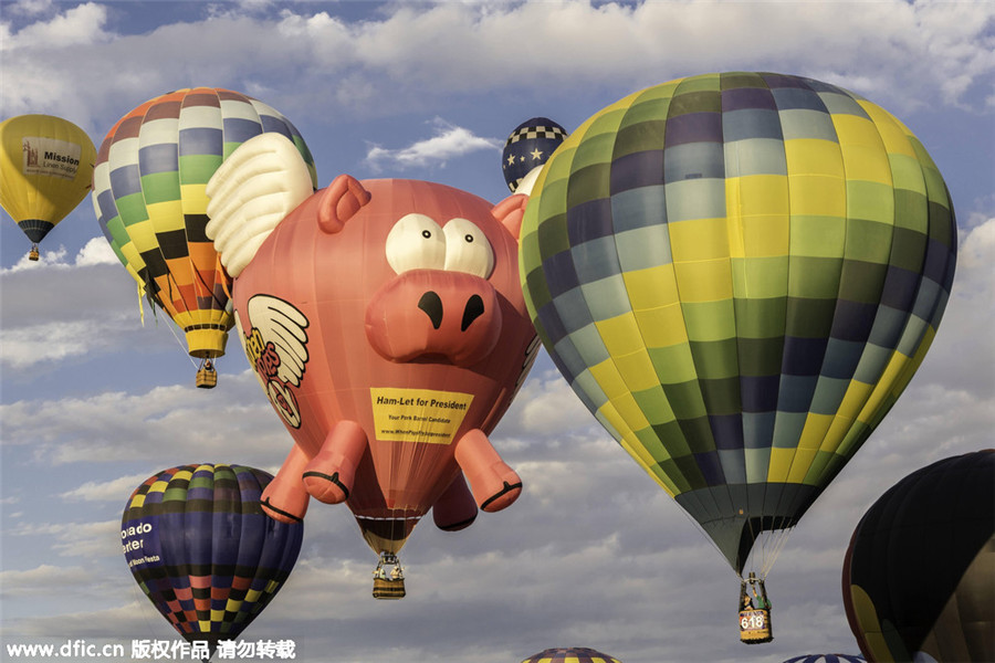 A colorful sky at Albuquerque Int'l Balloon Fiesta