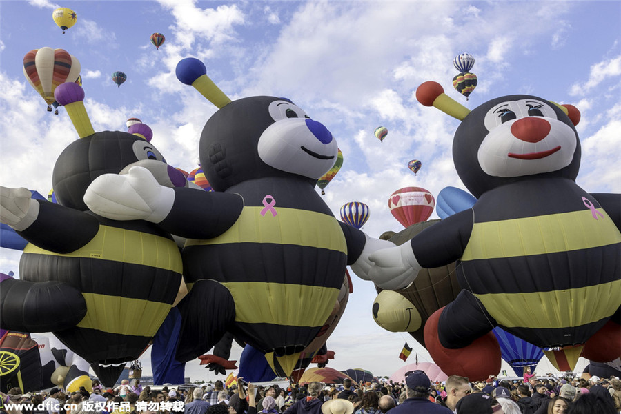 A colorful sky at Albuquerque Int'l Balloon Fiesta