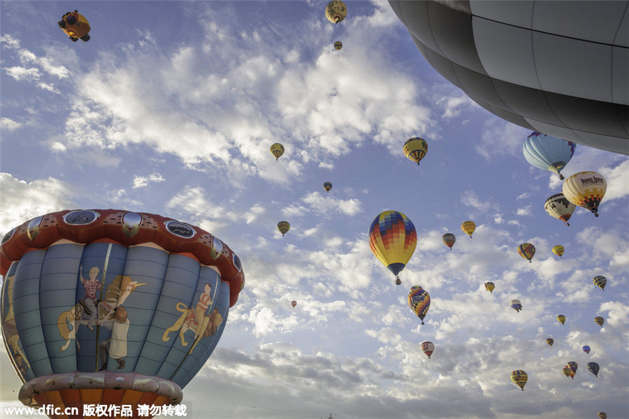 A colorful sky at Albuquerque Int'l Balloon Fiesta