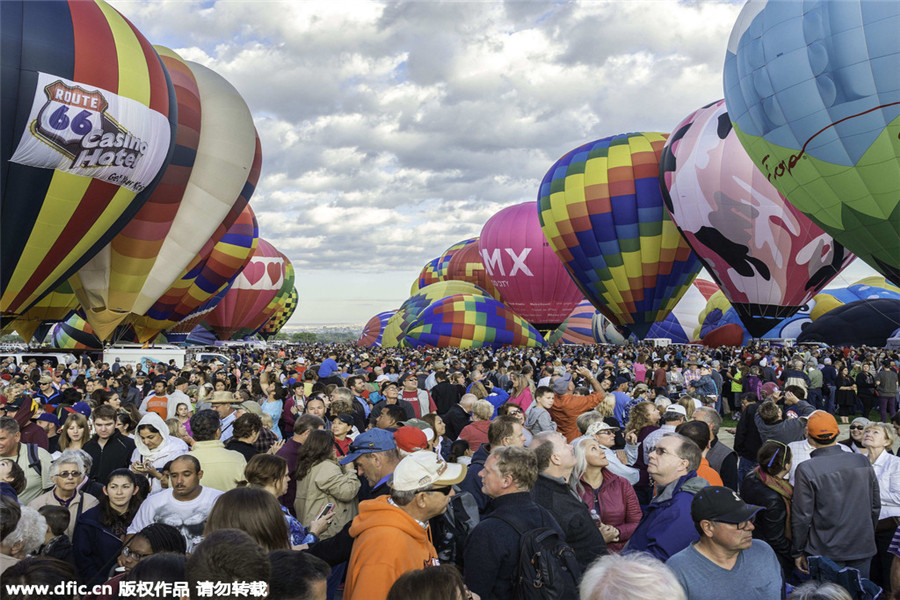 A colorful sky at Albuquerque Int'l Balloon Fiesta