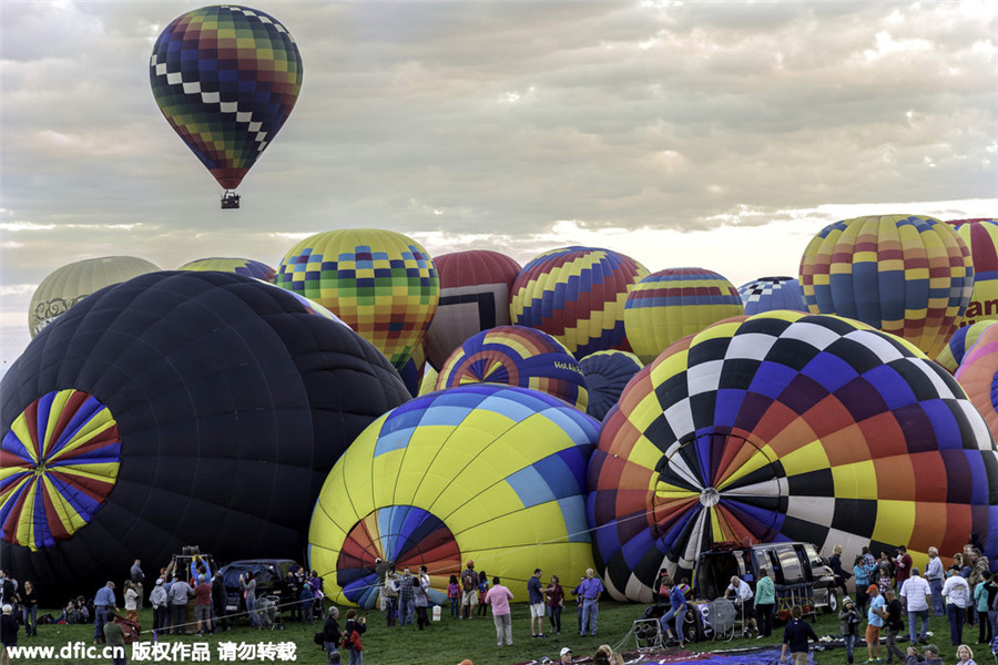 A colorful sky at Albuquerque Int'l Balloon Fiesta