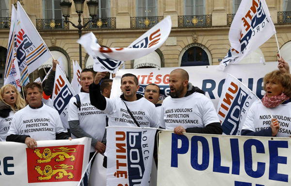 French police protest for lack of resources