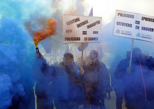 French police protest for lack of resources