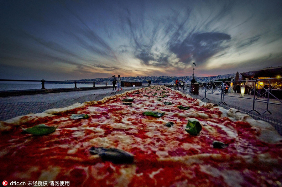 Record-breaking pizza made in Naples, Italy