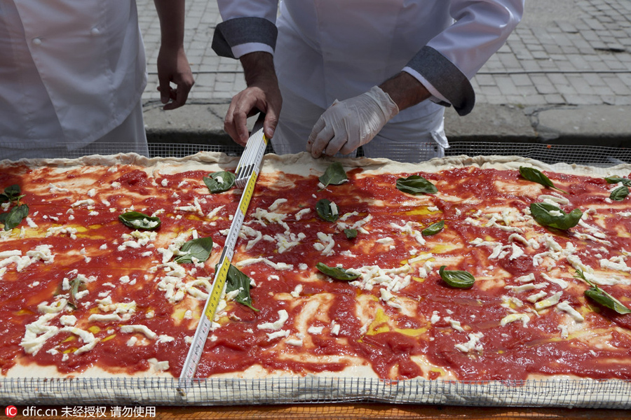 Record-breaking pizza made in Naples, Italy