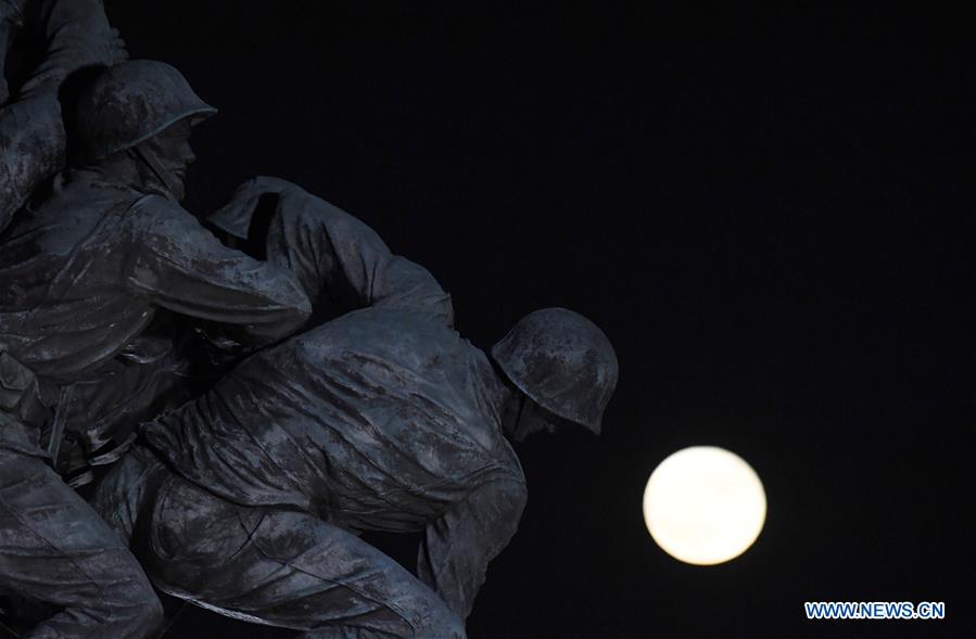 Super moon lights up skies around world