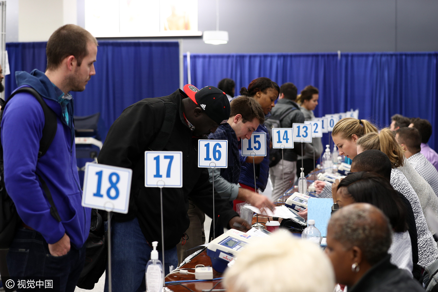 American voters flock to polling stations to decide next US president