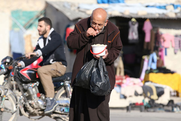 400 civilians flee rebel-held areas in Aleppo