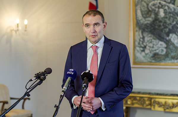 Iceland president urges parties to form new gov't
