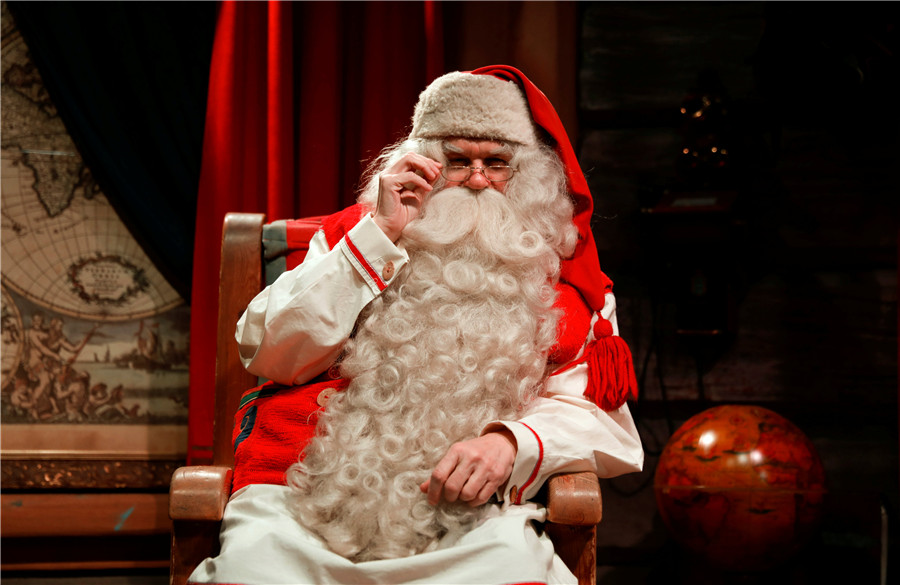 In Lapland home, Santa prepares for Christmas