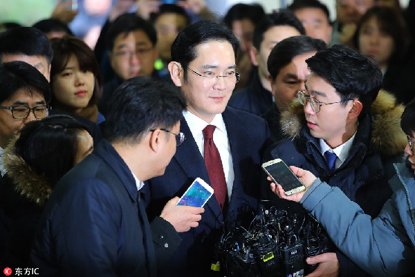 S.Korean independent counsel seeks arrest warrant for Samsung heir