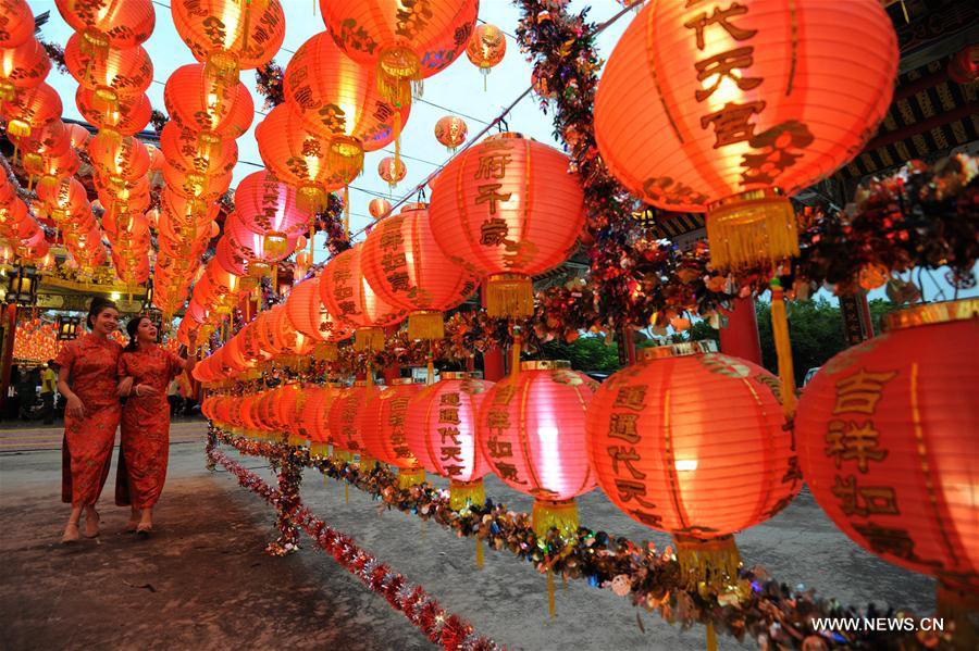 Festive lantern fair lights up Bangkok