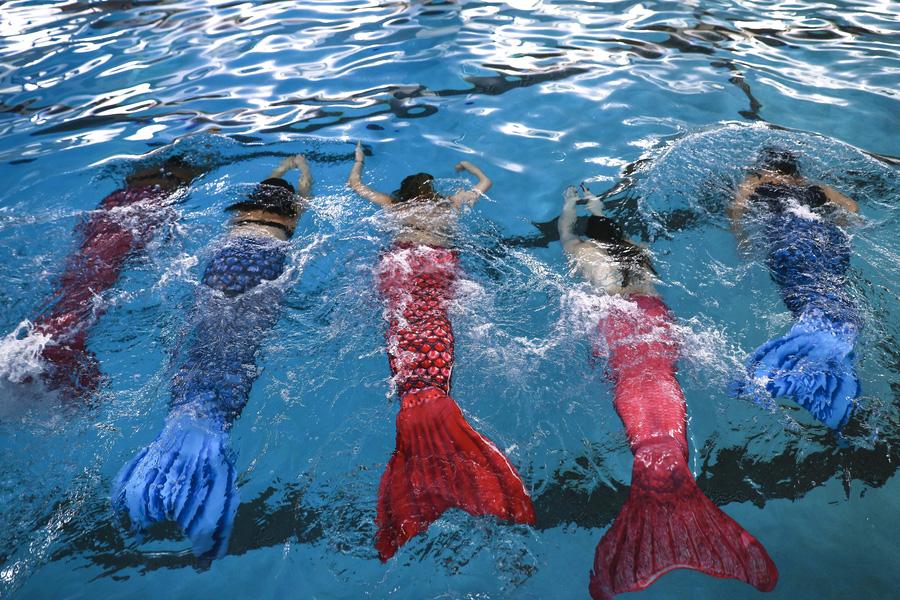 Mermaid swimming for fitness