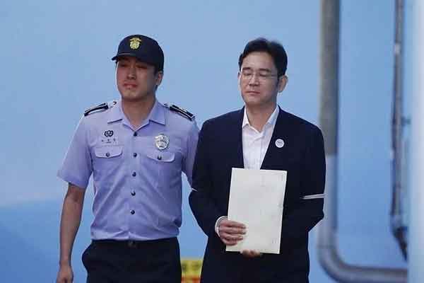 Samsung heir jailed over graft