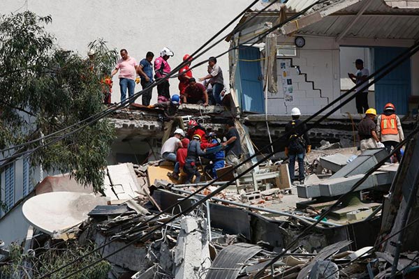 7.1 magnitude quake kills at least 149 as buildings crumble in Mexico