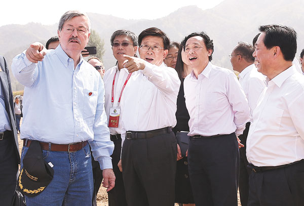 China-US friendship helps build demonstration farm