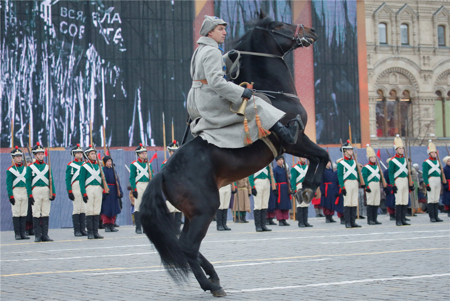 Russians mark anniversary of 1941 parade<BR>