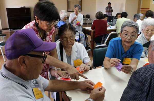 Paper cranes pray for quake-hit victims