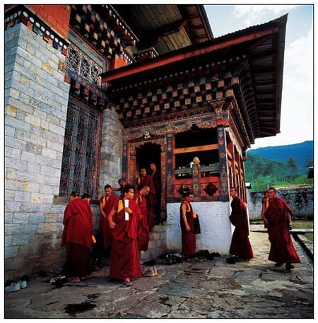 不丹最难抵达的人间净土_不丹：最难抵达的人间净土(组图)_乐途旅游网