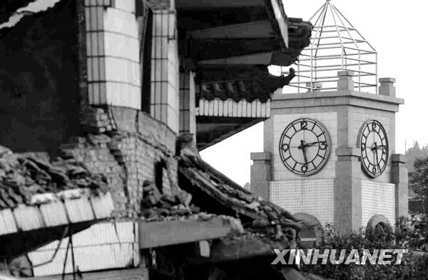 汶川地震一周年：历史永远铭记[组图]