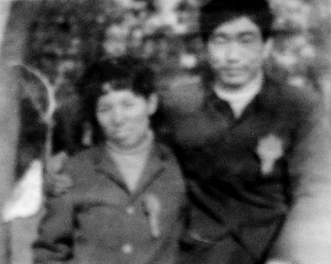 60年大生活：工资扣一半 “被买”国库券
