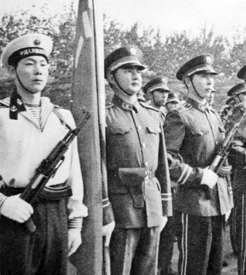 解放军大阅兵每次都穿什么军服？