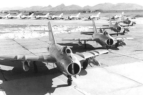 1959年国庆阅兵中的空中装备[图]