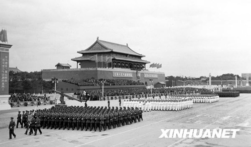 1955年：实行军衔制 换装大阅兵