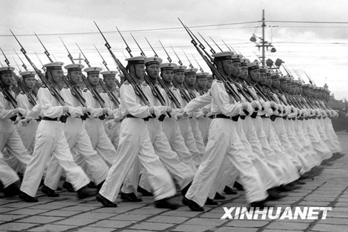 1955年：实行军衔制 换装大阅兵