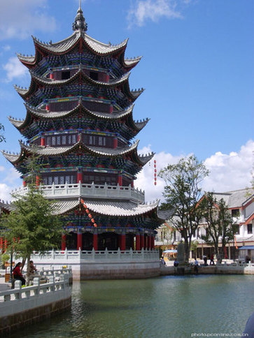 楚雄彝人古镇被评为中国最美十大主题公园