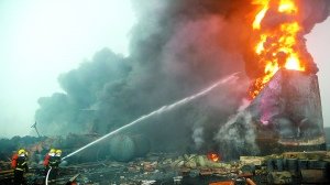 河南偃师化工厂10吨氯苯爆炸致7人死亡(组图)