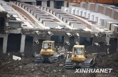 住建部：上海楼房倒塌属于个案