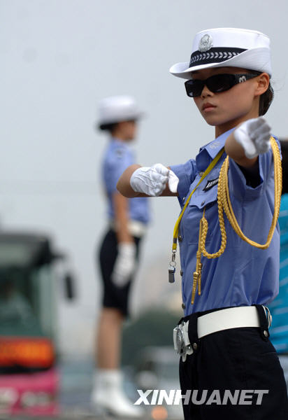 西安交警设立女子示范岗[组图]