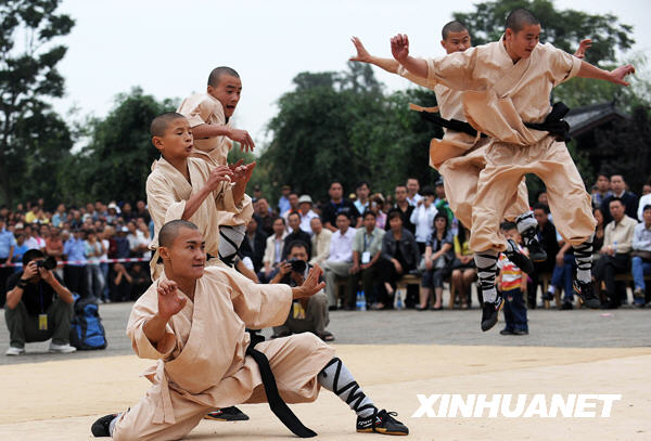 云南“官渡少林寺”正式挂牌[组图]