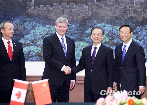 温家宝：中国决定开放加拿大为公民旅游目的地