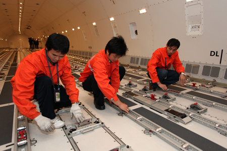 中国首架波音777货机加盟南航