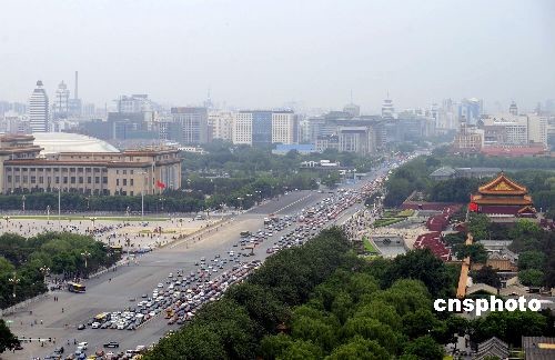 演绎中国开放：长安街一小步 中国一大步
