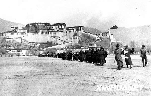 1959年：翻身农奴把歌唱