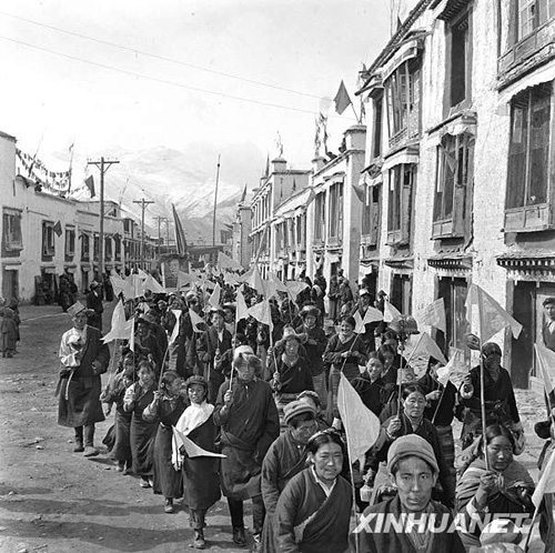 1959年：翻身农奴把歌唱