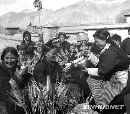 1959年：翻身农奴把歌唱